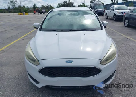 2015 Ford Focus Se z USA, uszkodzony, nr VIN 1FADP3K28FL223560